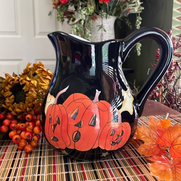 Fun Halloween Decor Pitcher With 3 Jack ‘o Lanterns and 2 Ghosts - Picture 12 of 12